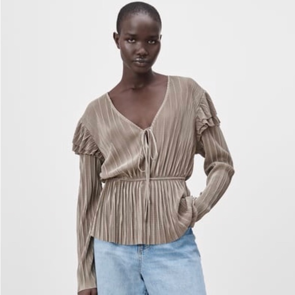 Zara Long Sleeve Ruffled Pleated Blouse Size S - Picture 6 of 6